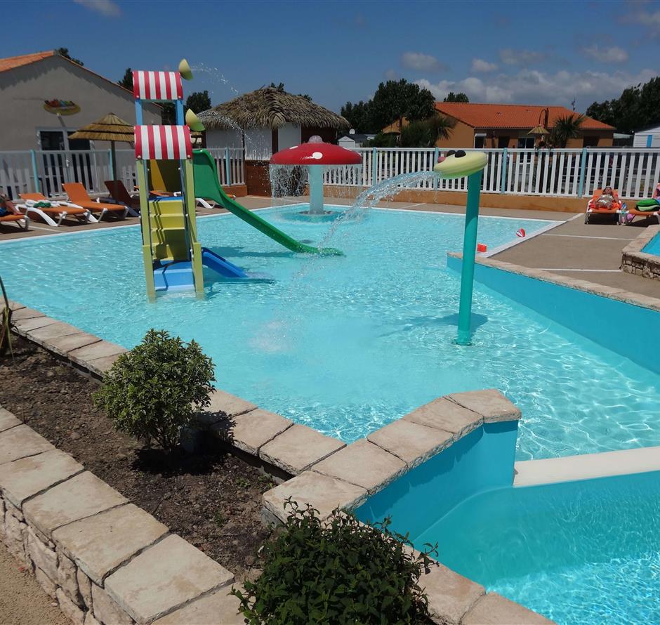 Water space 4-sterren camping La Pomme de Pin in Saint Hilaire de Riez Vendee - Camping pomme de pin