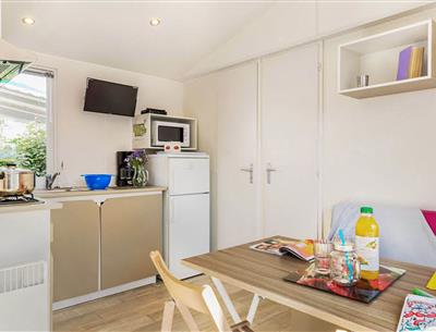 Cottage 5 pers with 2 bd at La Pomme de Pin- beach access in vendée