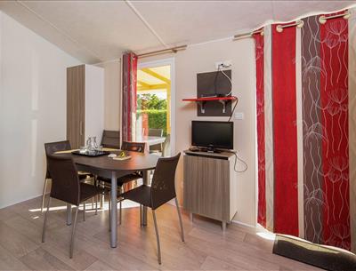 Cottage Luxe 6 people in a 4 star campsite La Pomme de Pin in Saint Hilaire de Riez in Vendée