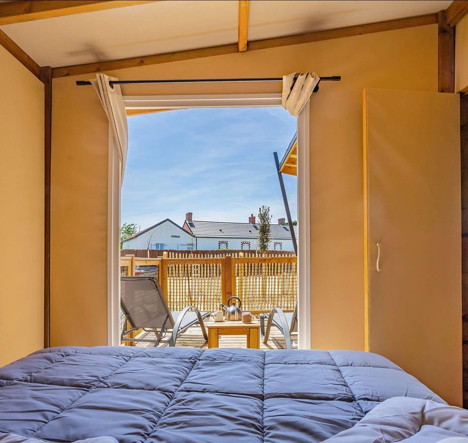 Luxury tente in Vendée with covered swimming pool - Camping pomme de pin