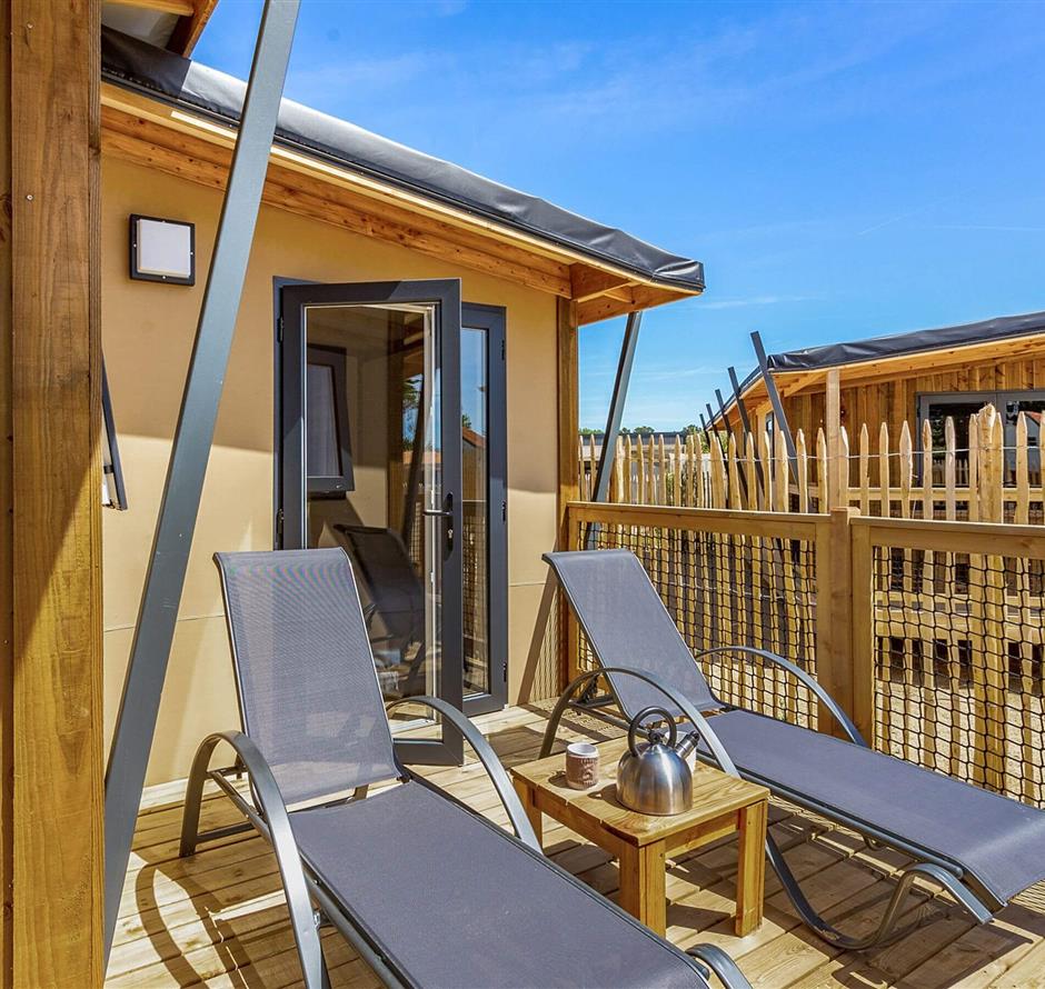 Luxury tente in Vendée with covered swimming pool - Camping pomme de pin