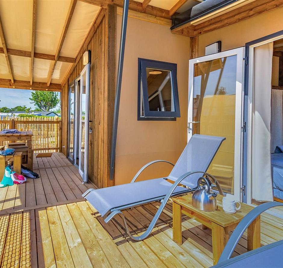 Luxury tente in Vendée with covered swimming pool - Camping pomme de pin