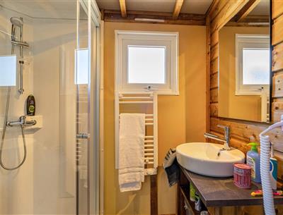 Luxury tente in Vendée with covered swimming pool