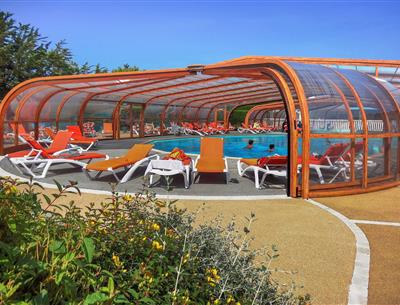 verwarmd binnenzwembad in Saint Hilaire de Riez