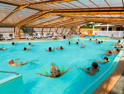 Aquagymunterricht im beheizten Innenpool