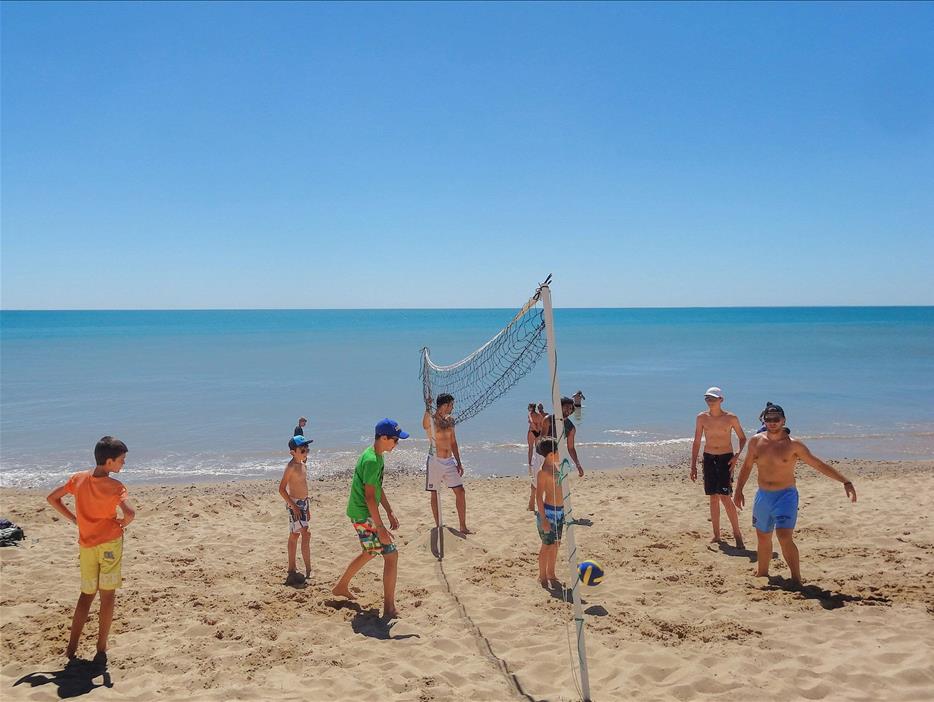beachvolleybalwedstrijd in Saint Hilaire de Riez - Camping pomme de pin