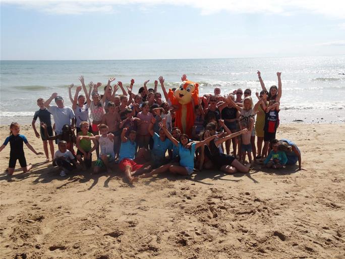 tienerclub op het strand van st hilaire de riez