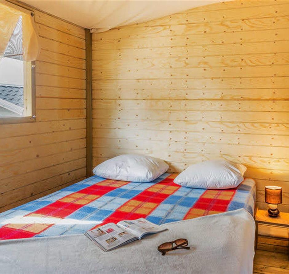 tent full equiped- seaside campsite- vendée- yelloh village - Camping pomme de pin