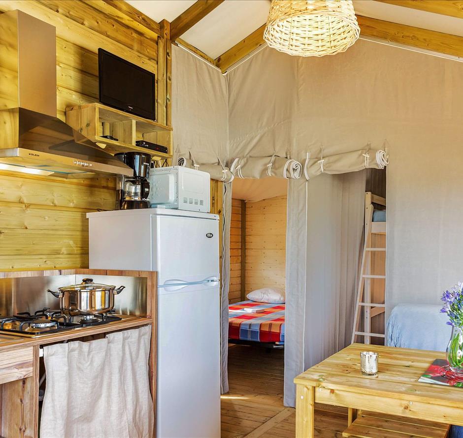 tent full equiped- seaside campsite- vendée- yelloh village - Camping pomme de pin