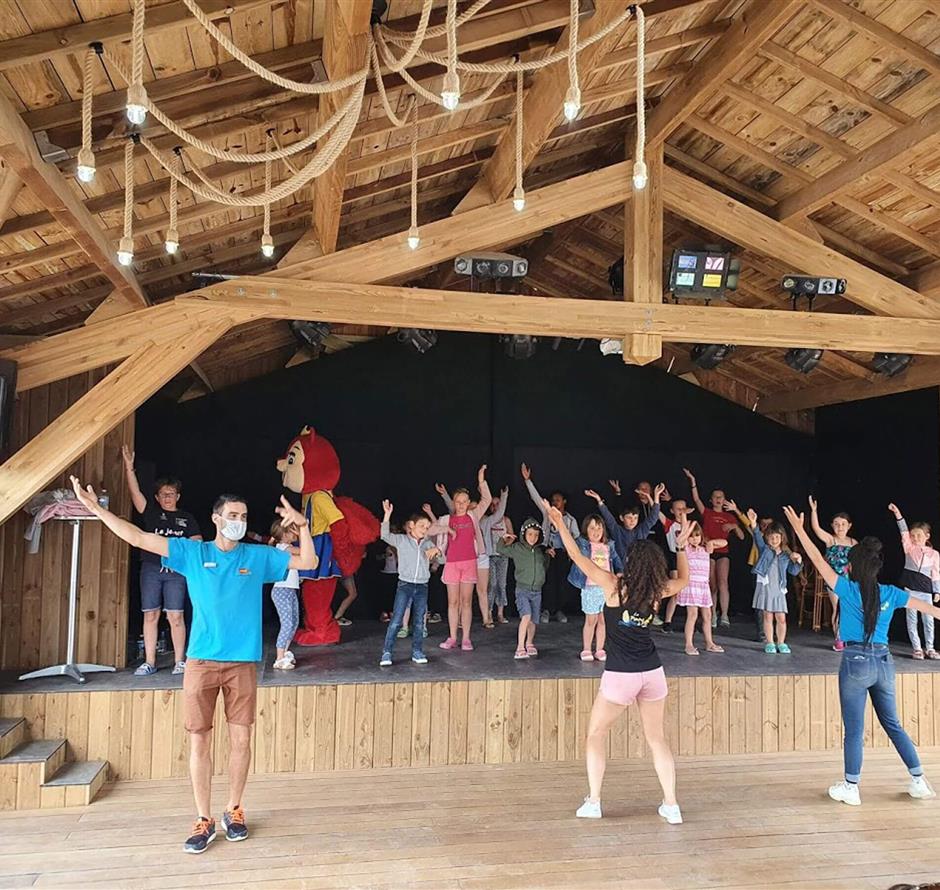 kinder dansshow - Camping pomme de pin