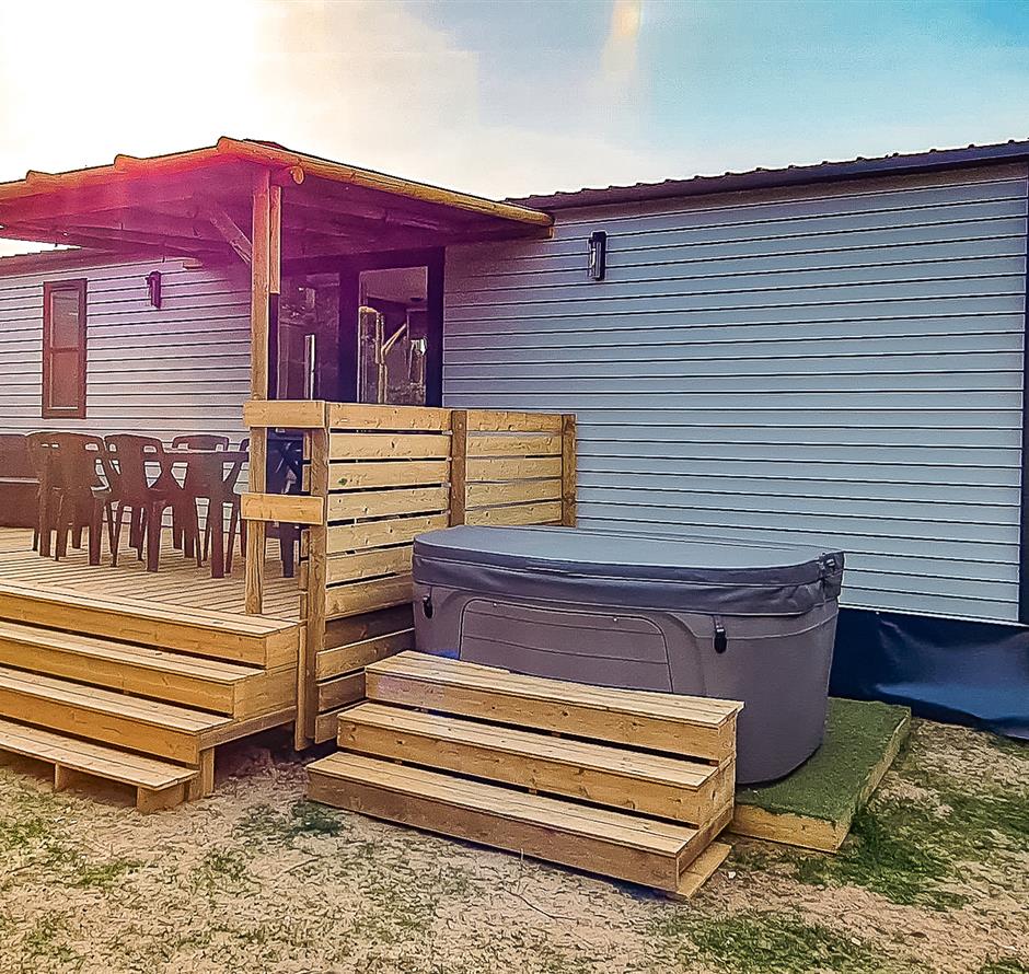 Camping pomme de pin