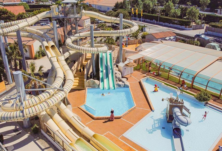 nieuwe waterglijbanen - Camping pomme de pin