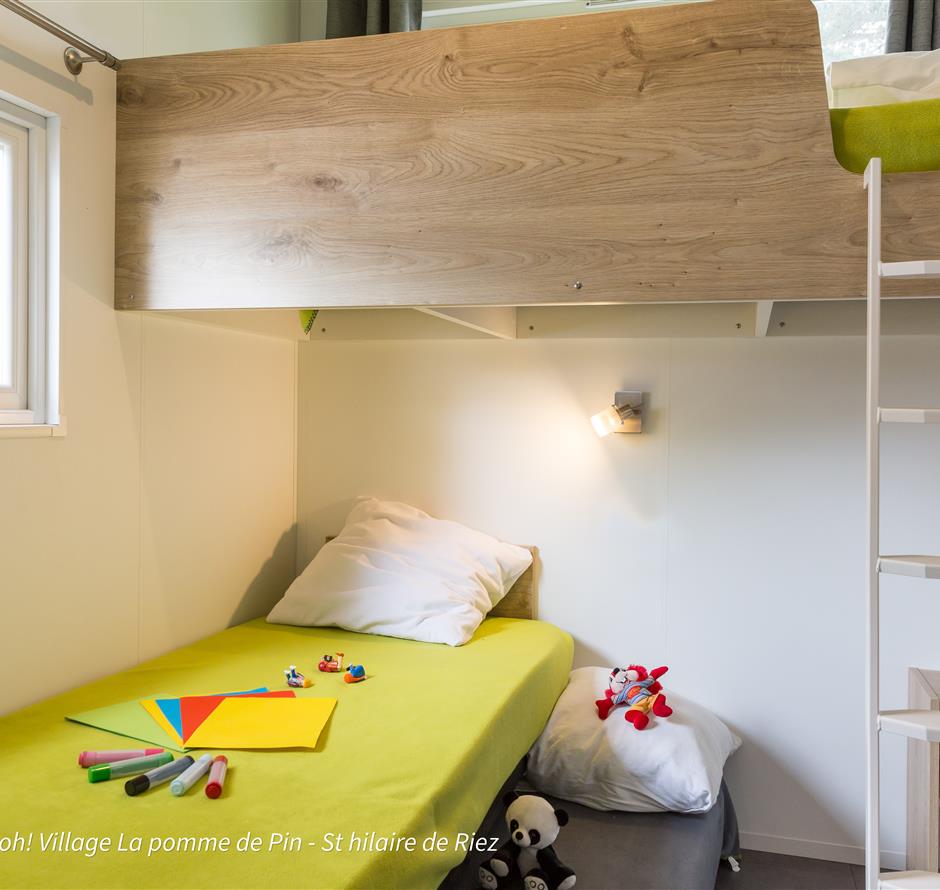 Kinderkamer op 5-sterrencamping met zwembaden en glijbanen - Camping pomme de pin