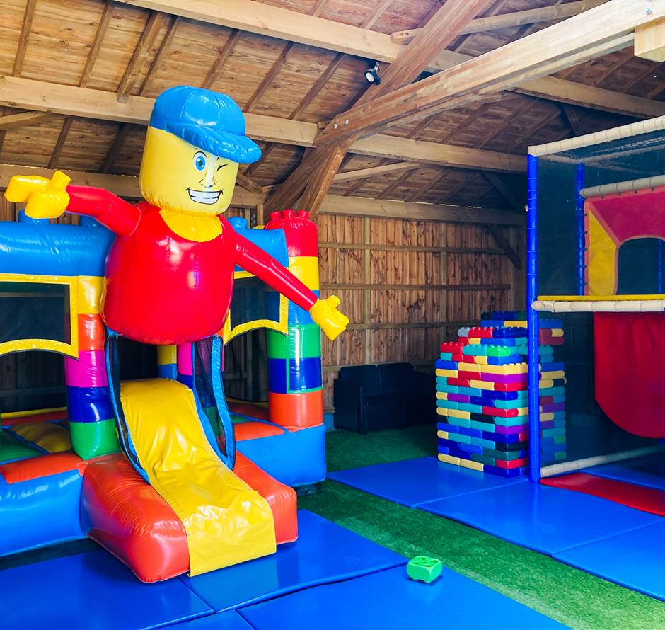 Camping La Pomme de Pin speelzaal - Camping pomme de pin