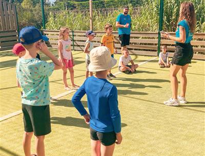 Sportactiviteiten in de miniclub 