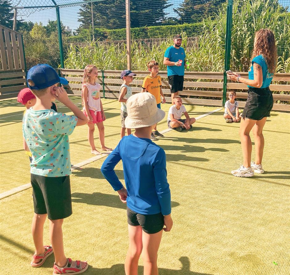 Sportactiviteiten in de miniclub  - Camping pomme de pin