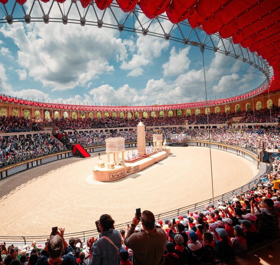 The Big park of the Puy du Fou close to the campsite La Pomme de Pin - Camping pomme de pin
