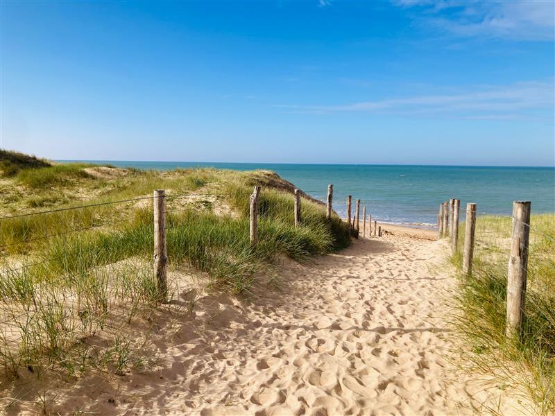 Toegang tot het strand op 200 m - Camping pomme de pin